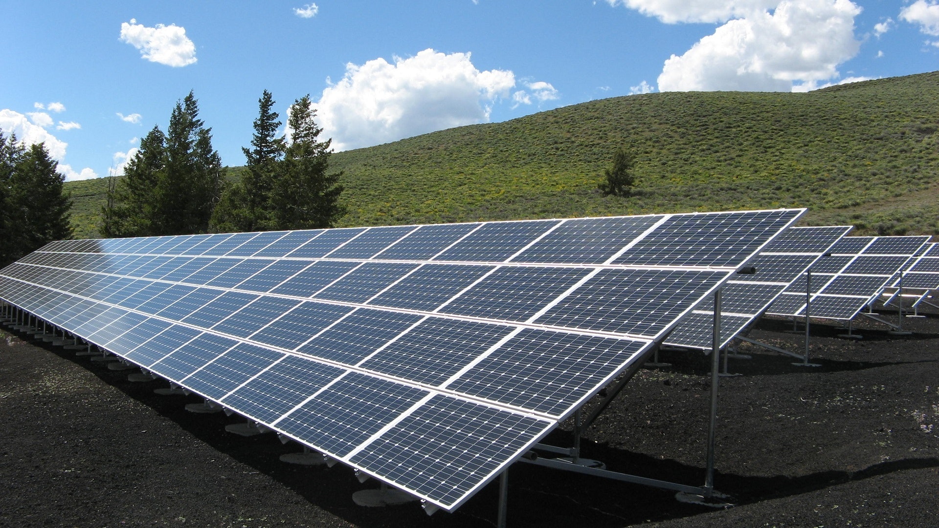 Pravidelným čištěním solárních panelů zvýšíte jejich účinnost i životnost