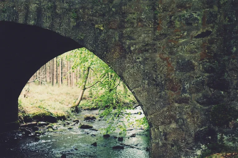 drenáž kolem starého domu